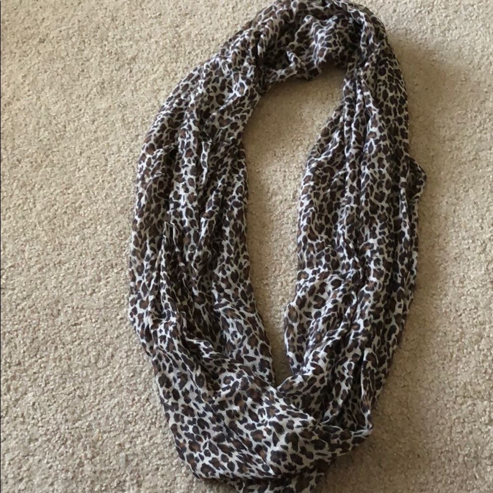 2B Bebe leopard print infinity scarf